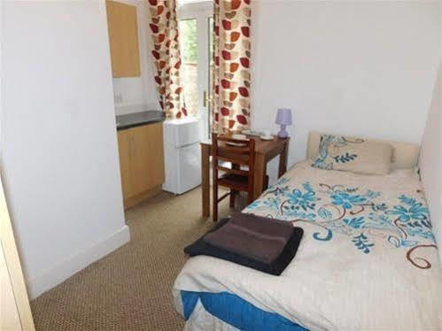 Spencer Inn Apartments Harrow Esterno foto