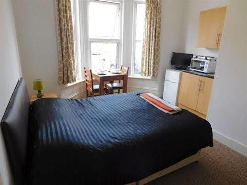 Spencer Inn Apartments Harrow Esterno foto